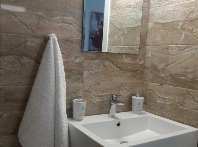 P L Sunorama Garden 302 Apartman