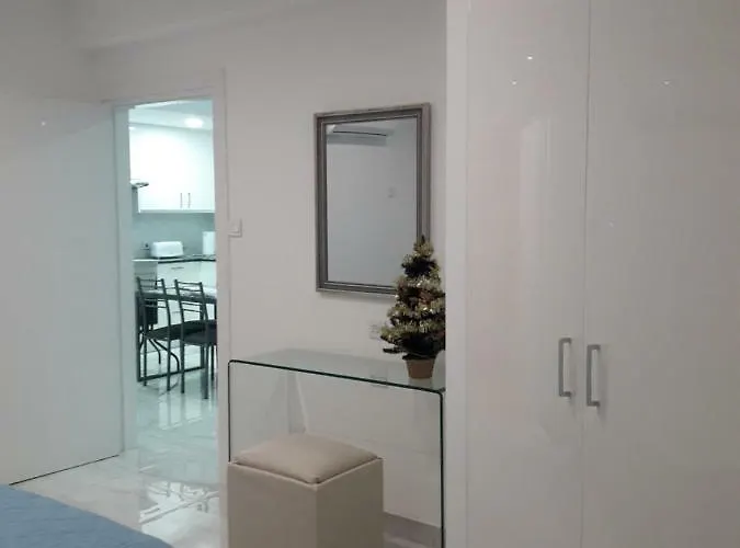 P L Sunorama Garden 302 Апартаменти